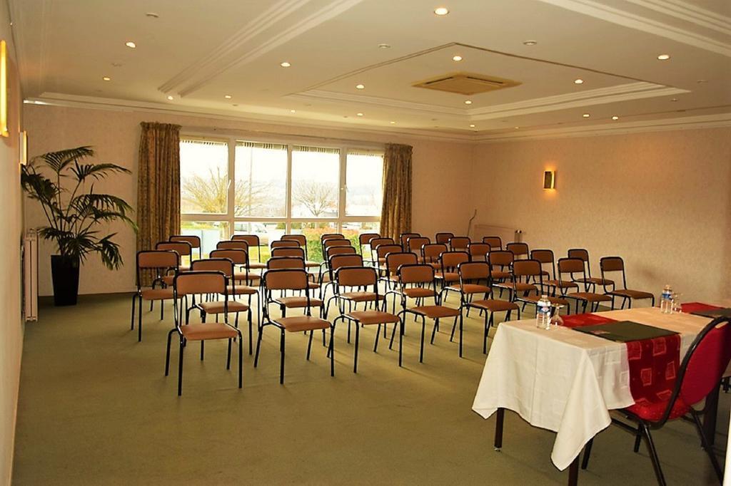 Hotel Altina Pacy-sur-Eure Εξωτερικό φωτογραφία